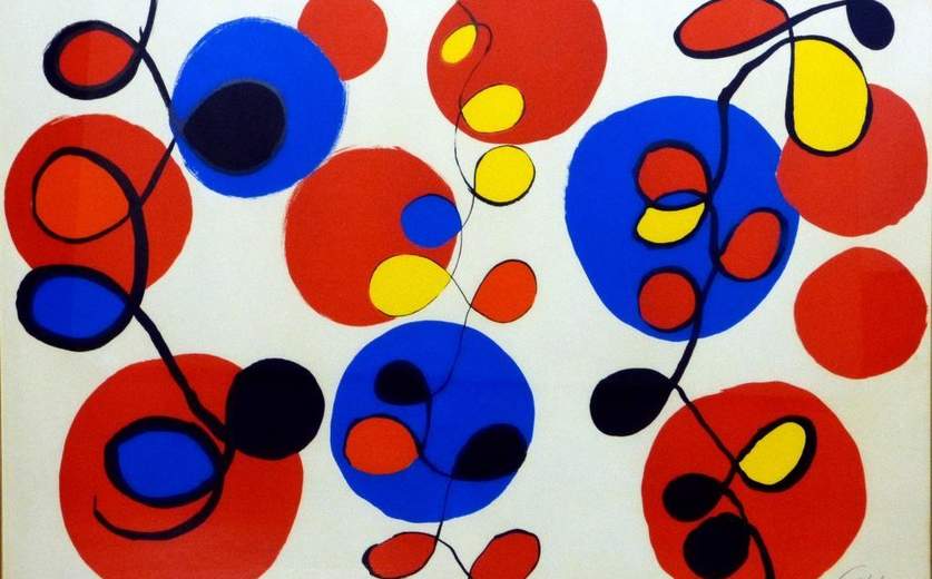 Una pintura expuesta en el Museo de Raleigh del destacado artista norteamericano Alexander Calder