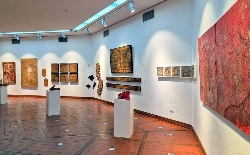 תערוכה - עבר הווה חיים